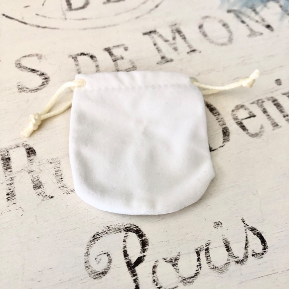 PANDORA, 2016, Porcelain, White And Silver, Quilted, Christmas Present, Ornament - Picture 13 of 16